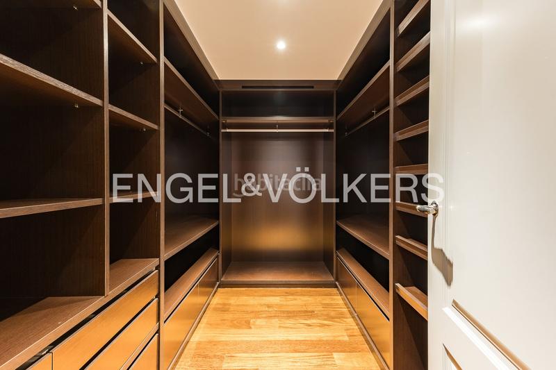 Foto 3292ef44-86d1-40b7-b7b3-243e256551a2. Miete appartement mit heizung parking pool in Pedralbes Barcelona