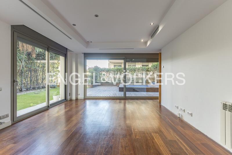 Foto 3460a5db-1992-4c7e-9515-66a965604c5d. Miete appartement mit heizung parking pool in Pedralbes Barcelona