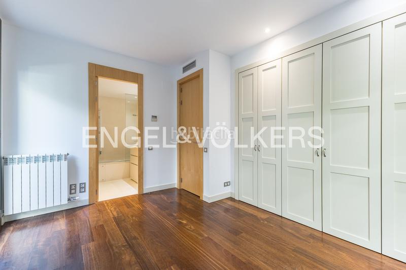 Foto a4715eec-ec5d-4264-b57f-9d07145499fc. Miete appartement mit heizung parking pool in Pedralbes Barcelona