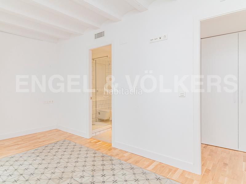 Foto 0fca4f53-fecc-42d5-855c-cba8acd6b609. Piccolo appartamento con riscaldamento piscina in Barcelona