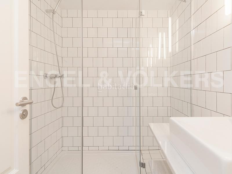 Foto 2466fd5f-fd21-4539-838f-0823de3cb096. Piccolo appartamento con riscaldamento piscina in Barcelona