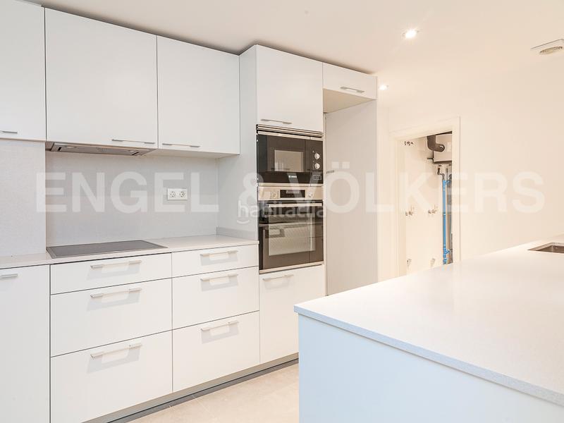 Foto 4a374391-3c69-4a7b-a81b-beb2dea5ba11. Piccolo appartamento con riscaldamento piscina in Barcelona