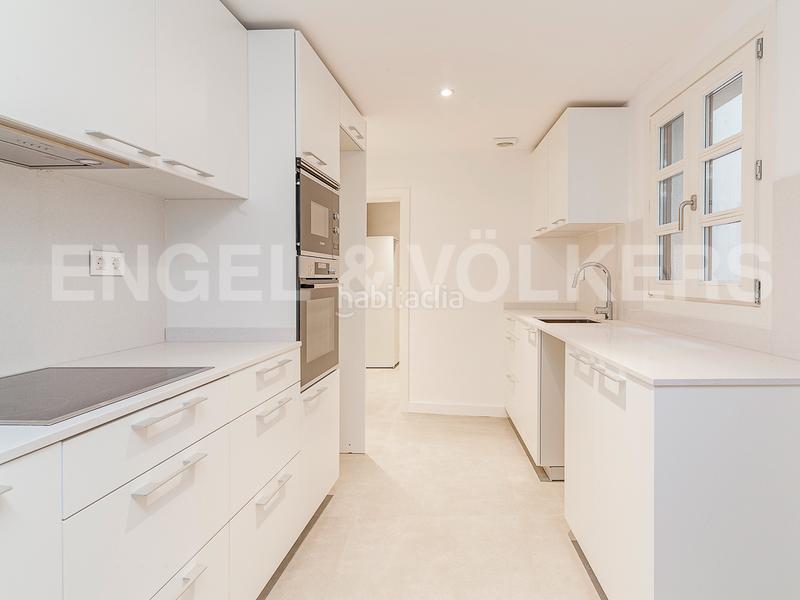 Foto 53bca791-07ee-4cc8-8b65-6c7e197e76f5. Piccolo appartamento con riscaldamento piscina in Barcelona