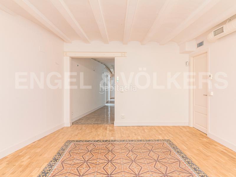 Foto 643b0a2e-f668-4543-afbd-22bc2a8a97d6. Piccolo appartamento con riscaldamento piscina in Barcelona