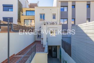 Maison à Ca n'Aurell. Casa en el centro con un diseño históricomoderno