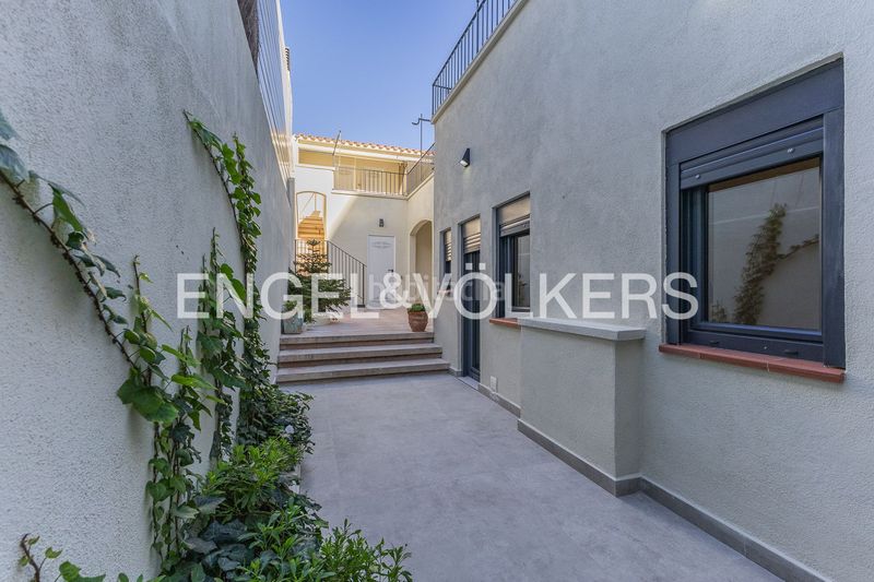 Foto 8a7a91e5-ba1b-4dfc-b143-dc030d9a2f56. Casa amb calefacció aparcament a Ca n'Aurell Terrassa