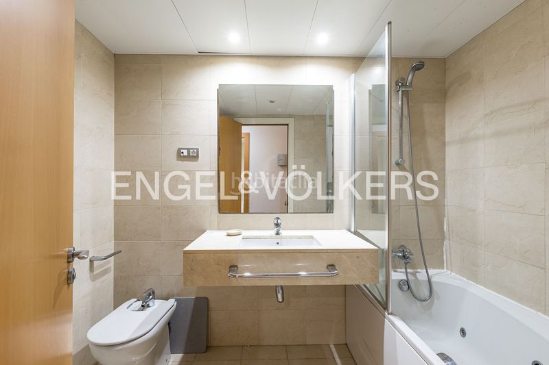 Foto 129b78fd-e479-43c2-9a46-e790f0e7621a. Pis amb calefacció piscina a Raval Barcelona