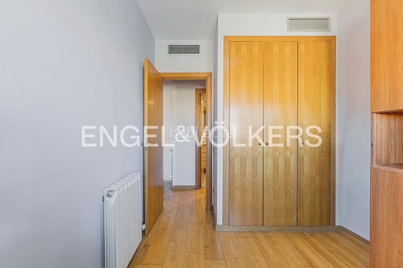 Foto 10011beb-9780-4c44-a9fd-cccd8c8d3fa3. Apartament amb calefacció aparcament piscina a La Vila Olímpica del Poblenou Barcelona