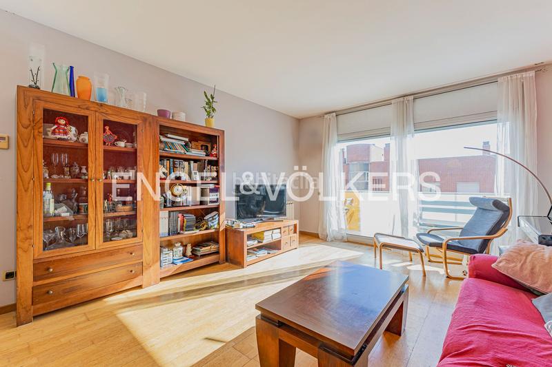 Foto 5f24a469-ae61-4575-8981-d4e4f34358f8. Apartament amb calefacció aparcament piscina a La Vila Olímpica del Poblenou Barcelona