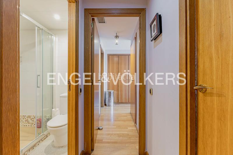 Foto 7fcb0aa8-0720-4045-a0ee-c667db853864. Apartament amb calefacció aparcament piscina a La Vila Olímpica del Poblenou Barcelona