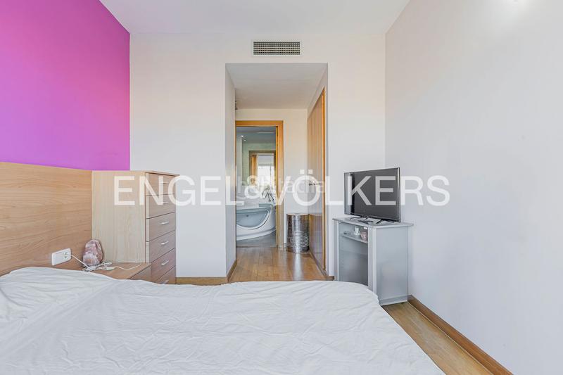 Foto 8c11a178-f609-4947-8100-88dca68ad970. Apartament amb calefacció aparcament piscina a La Vila Olímpica del Poblenou Barcelona