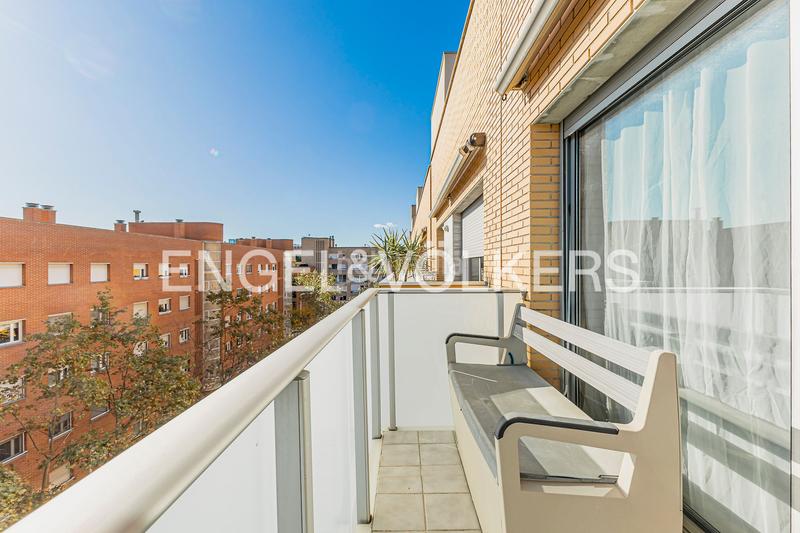 Foto 9717ffbf-ea66-451c-884a-33d6aa417ef7. Apartament amb calefacció aparcament piscina a La Vila Olímpica del Poblenou Barcelona