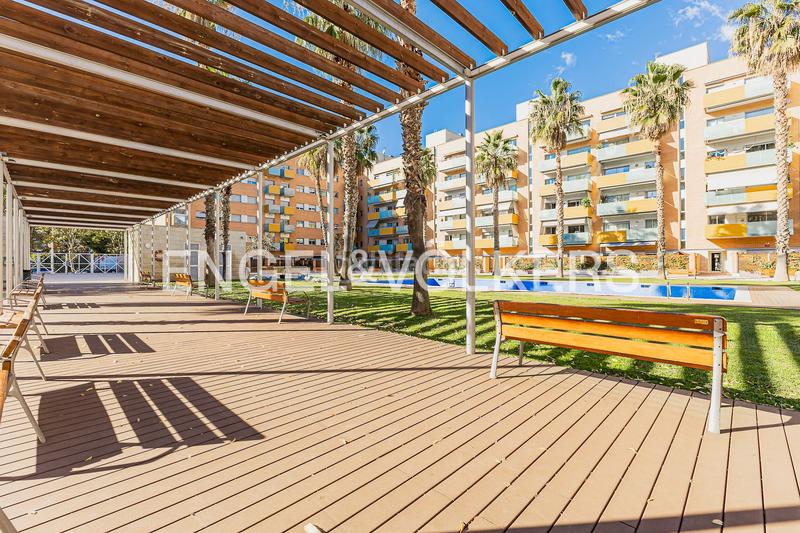 Foto dd02949d-6f91-48ab-8280-77d2107e2408. Apartament amb calefacció aparcament piscina a La Vila Olímpica del Poblenou Barcelona