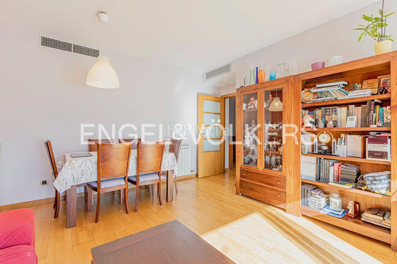 Foto e7bfbe7a-ffc2-4c1c-9ee3-ae01eae24b0c. Apartament amb calefacció aparcament piscina a La Vila Olímpica del Poblenou Barcelona