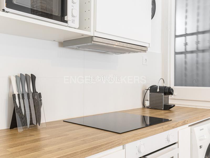 Foto 20dbae5b-3276-4fc1-83b2-c6173efdaa98. Alquiler apartamento nuevo piso temporal amueblado en pl. españa en Barcelona