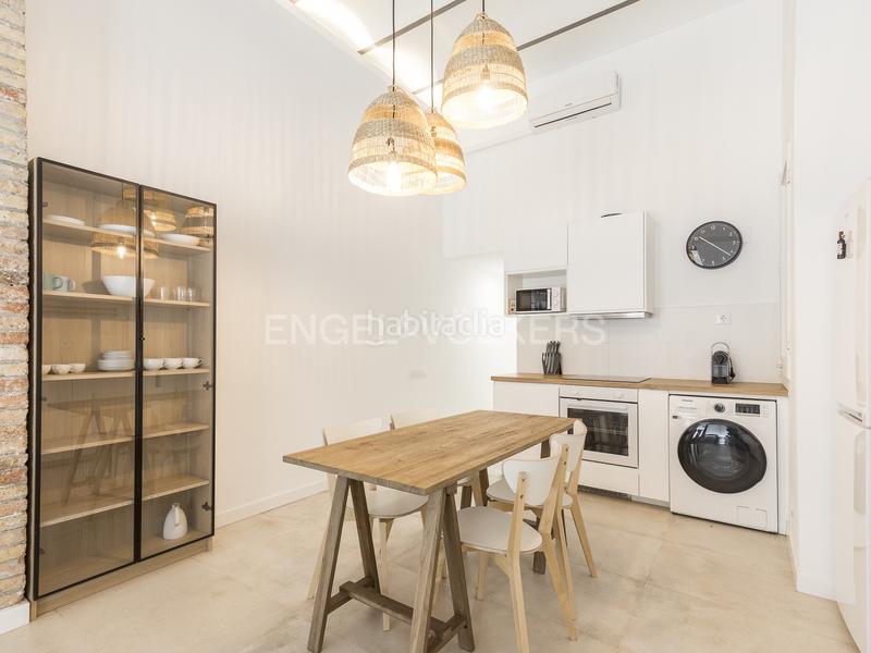 Foto 65d4fe5c-61e9-4a01-9b13-18a2a478dd84. Alquiler apartamento nuevo piso temporal amueblado en pl. españa en Barcelona