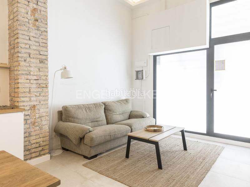 Foto a21f0051-0ba3-4355-b49d-a3c54e0b5934. Alquiler apartamento nuevo piso temporal amueblado en pl. españa en Barcelona