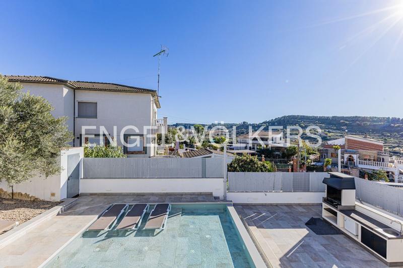 Foto 08910b65-e63a-4bb8-9fb9-0e8842a63b86. Haus mit heizung parking in Subirats