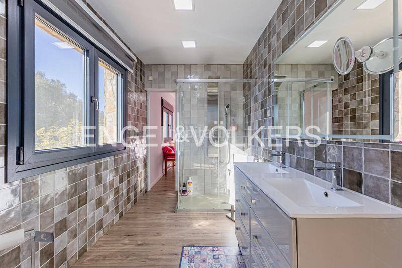 Foto 10693b5e-8849-4322-b527-a78303466850. Haus mit heizung parking in Subirats