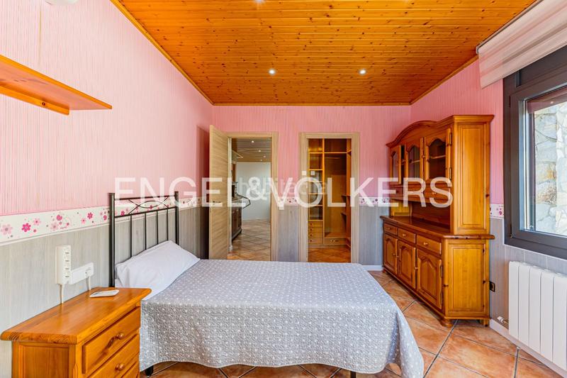 Foto 198f3bbe-23aa-4637-acea-86da8f47a418. Haus mit heizung parking in Subirats