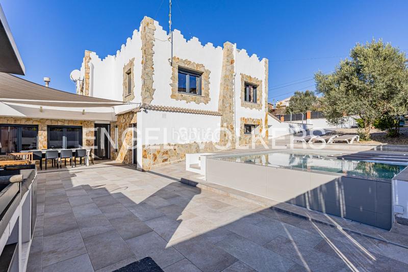 Foto 316a73fa-5f76-4dc0-a5a9-1653c2f005bb. Haus mit heizung parking in Subirats