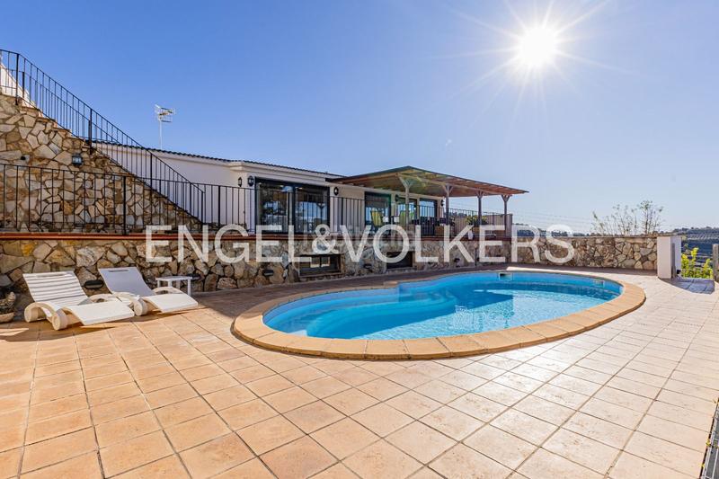 Foto 345b6edc-345a-4212-938b-9d3e4d4ed9a8. Haus mit heizung parking in Subirats