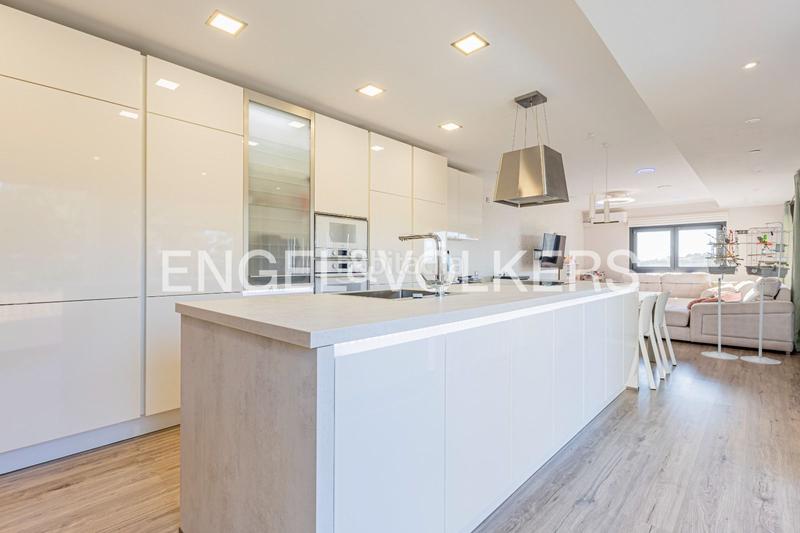 Foto 47c8e6f6-055f-432f-81ac-fb28a213d4d0. Haus mit heizung parking in Subirats