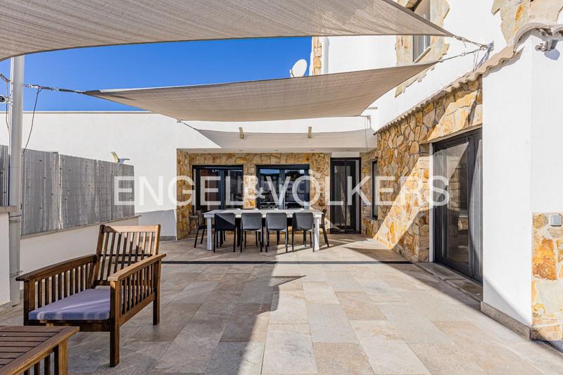 Foto 4dcc5883-a7cb-4b69-b4cf-83654588d878. Haus mit heizung parking in Subirats