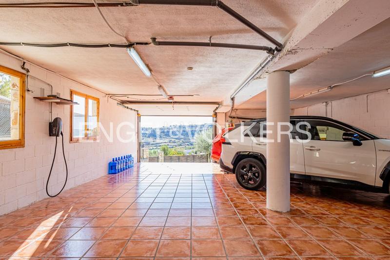 Foto 6f947fd1-5d5b-44aa-b223-de85f701aa18. Haus mit heizung parking in Subirats