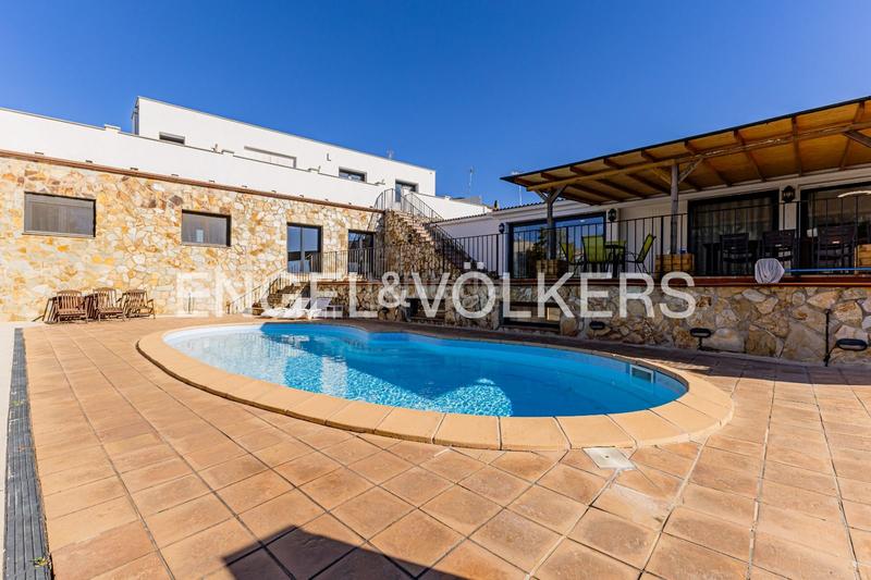 Foto 79803cef-8160-40d6-92c1-73f64f42f1f2. Haus mit heizung parking in Subirats