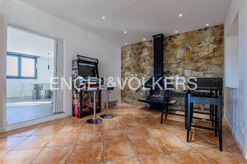 Foto 8a3f2134-58ca-4d08-bf56-a08a6e2380bc. Haus mit heizung parking in Subirats