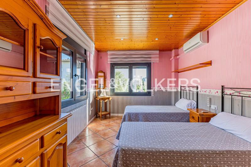 Foto 8d83d284-5806-4b8e-9634-ca194d937944. Haus mit heizung parking in Subirats