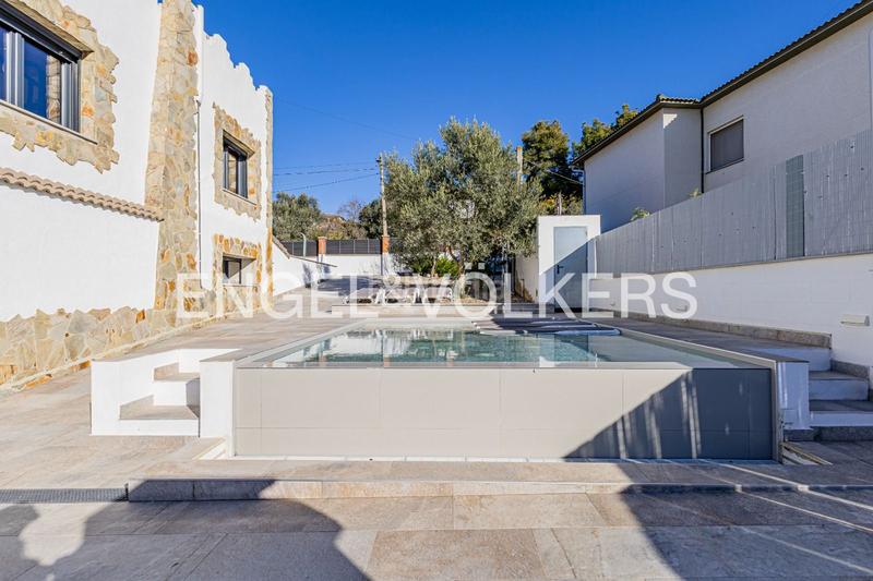 Foto 9cb1510c-a703-40e5-9a19-4313b45cb9f6. Haus mit heizung parking in Subirats