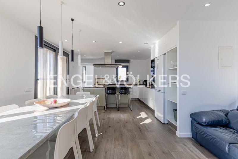 Foto a38e469a-c94a-4dc5-bb30-7b99c47d7012. Haus mit heizung parking in Subirats