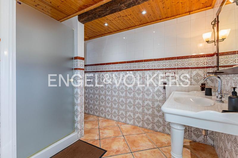 Foto accfa7c1-0865-4ef9-980e-0888a8ed8fa8. Haus mit heizung parking in Subirats