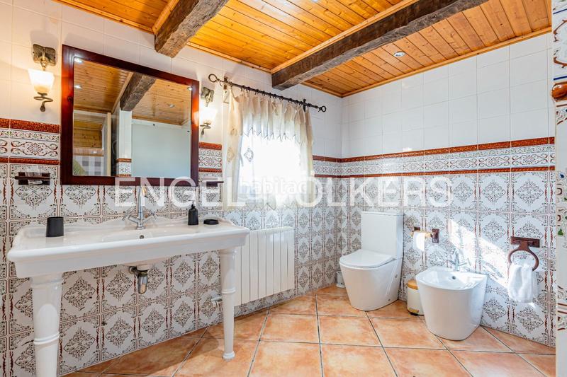 Foto b05d3ca0-f189-4933-9972-726f26ce1265. Haus mit heizung parking in Subirats