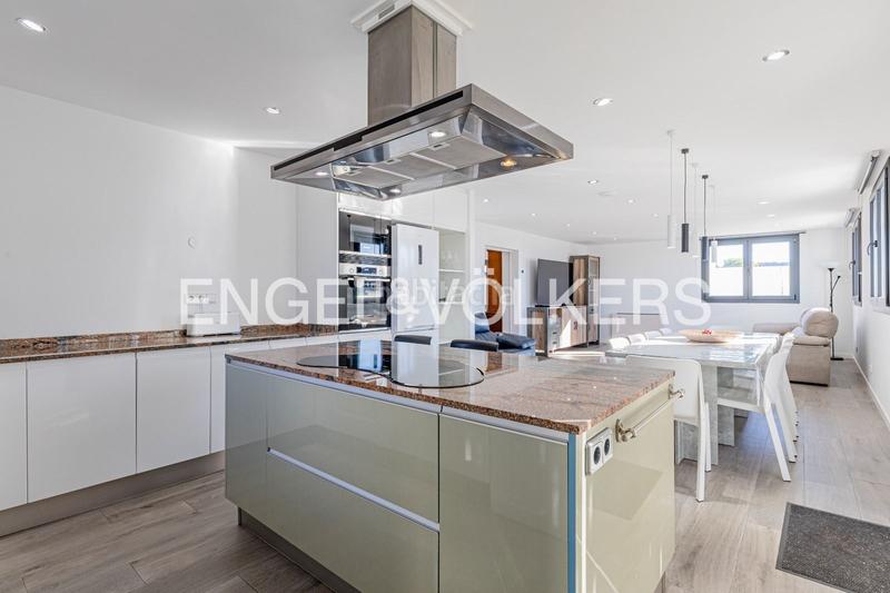 Foto b134a362-5afe-48ad-ab72-6e90c8183421. Haus mit heizung parking in Subirats