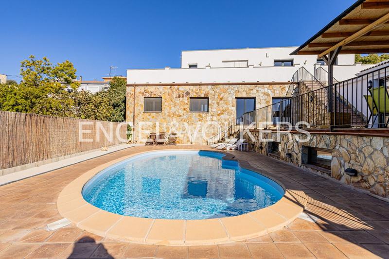 Foto bec5a39c-4679-4ee7-900f-6ec2a537d0f9. Haus mit heizung parking in Subirats