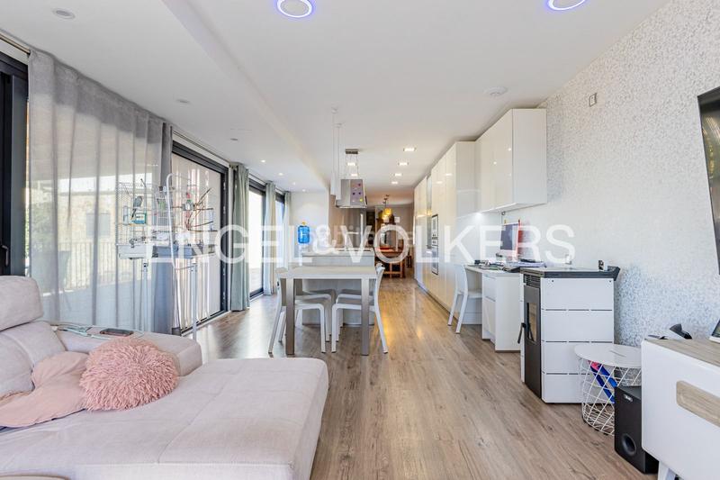 Foto c388ccc7-b236-48b8-b223-636a4e222ba3. Haus mit heizung parking in Subirats