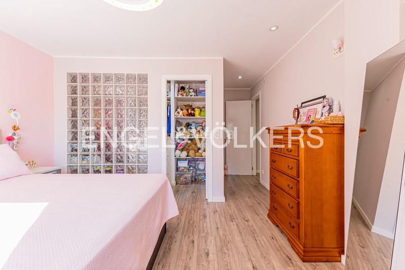 Foto e04bb690-cbb5-4182-ae29-7070010dde37. Haus mit heizung parking in Subirats