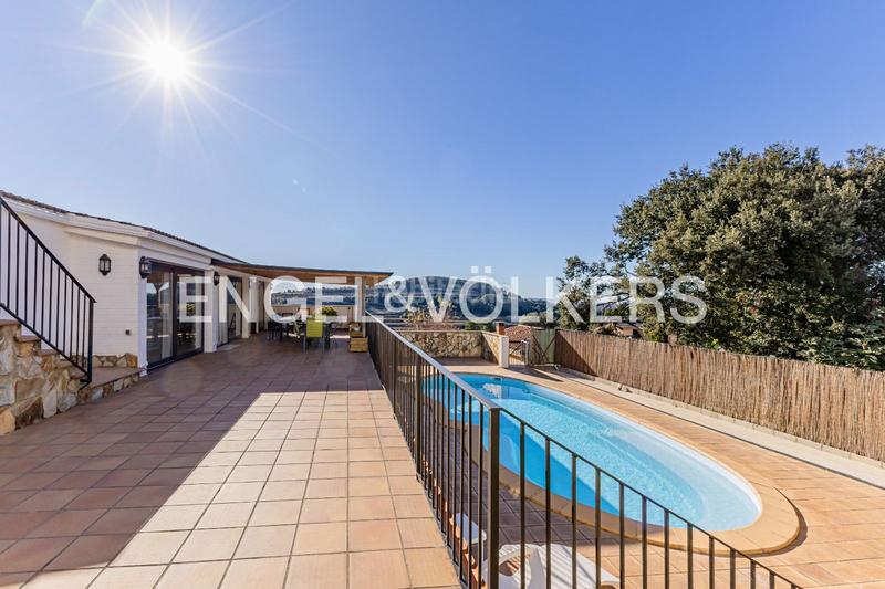 Foto ffa8938d-efe2-4acd-a2eb-469153bd9140. Haus mit heizung parking in Subirats