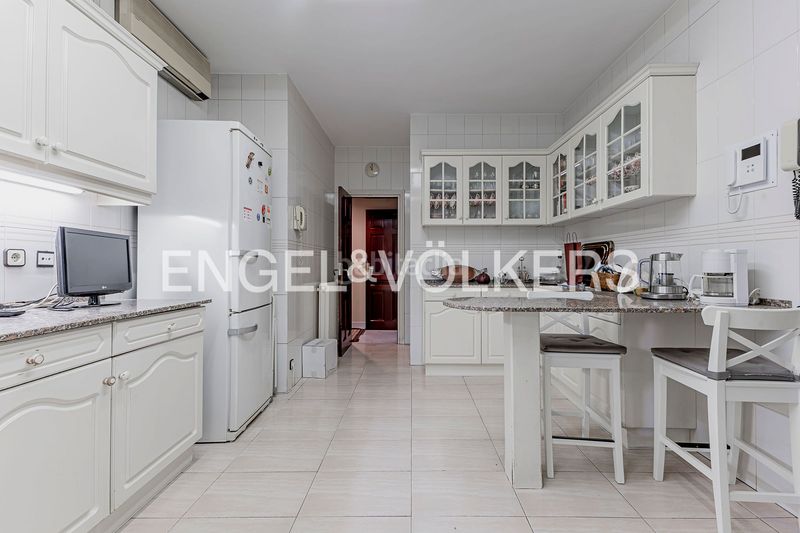Foto ab425eae-0917-48bb-a277-2b021fe5d599. Pis amb calefacció aparcament piscina a Pedralbes Barcelona