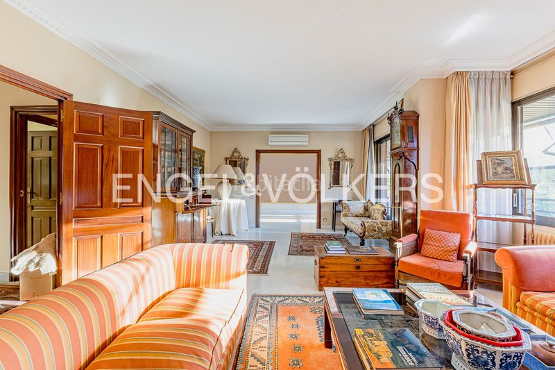 Foto e1bd02e0-4989-4b10-9ca5-520e3dd22f57. Pis amb calefacció aparcament piscina a Pedralbes Barcelona