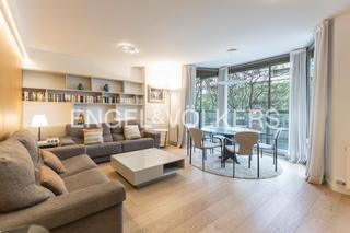 Location Appartement à Tres Torres. Elegante piso temporal en tres torres