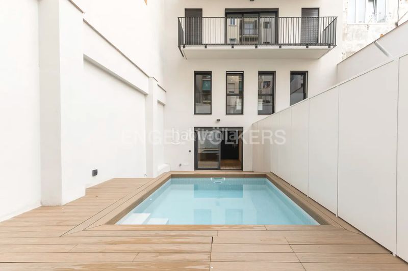 Foto 1104a201-2d76-49d8-a76e-650925e80477. Zweistöckige wohnung 112m<sup>2</sup> mit heizung pool in Vila de Gràcia Barcelona