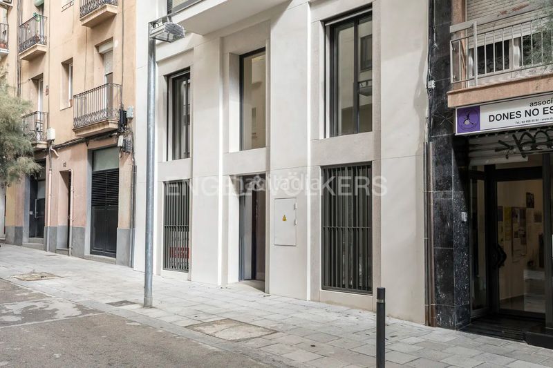 Foto 2628f5e5-a9ae-4213-8554-acd5c6155af2. Zweistöckige wohnung 112m<sup>2</sup> mit heizung pool in Vila de Gràcia Barcelona