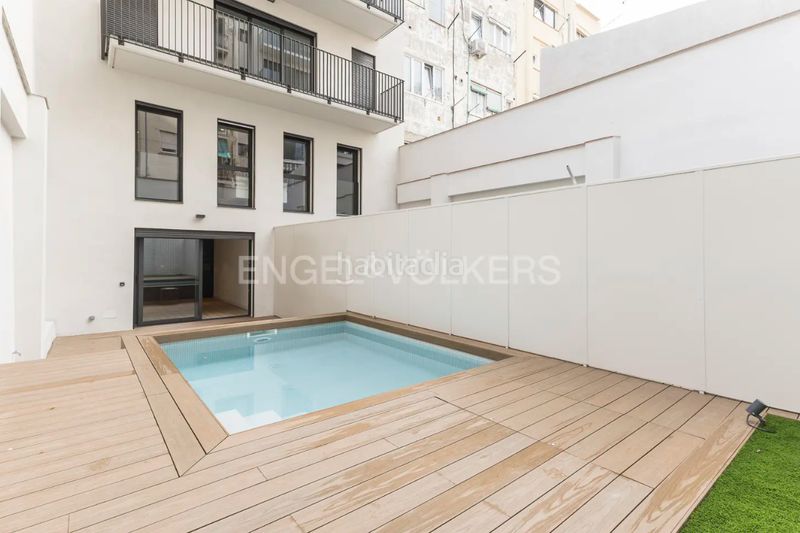 Foto badd1c3a-f45e-440c-9120-69487c5257c2. Zweistöckige wohnung 112m<sup>2</sup> mit heizung pool in Vila de Gràcia Barcelona