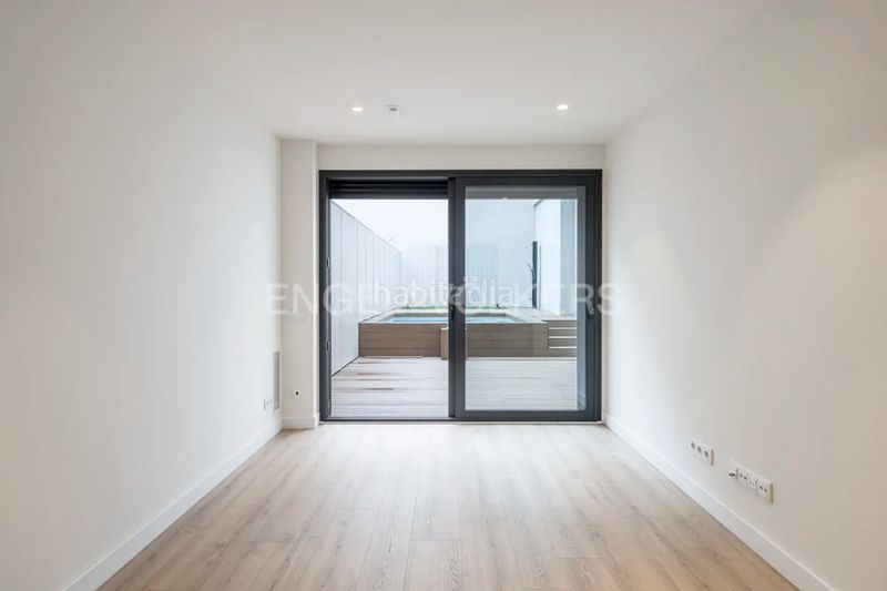 Foto f3712b4c-cc27-4646-99ac-edccd1077764. Zweistöckige wohnung 112m<sup>2</sup> mit heizung pool in Vila de Gràcia Barcelona