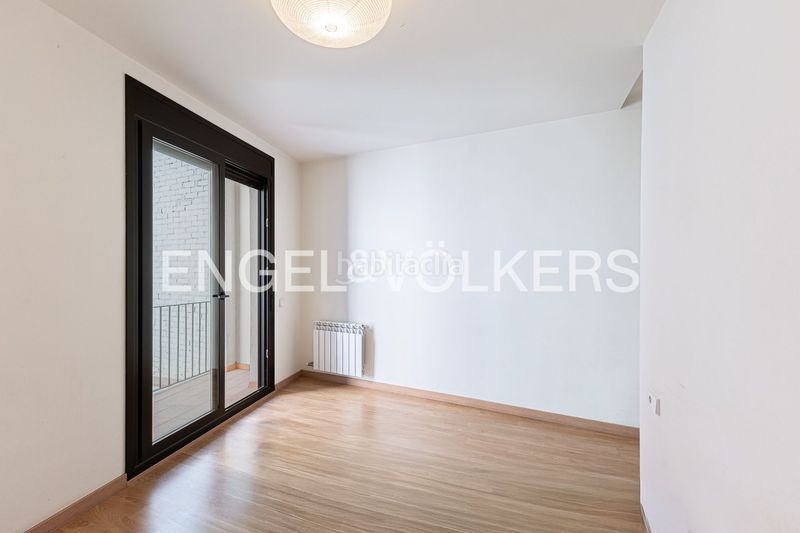 Foto 4a021c9d-10c8-4c37-9726-67eb377c6a1b. Casa amb calefacció a Sants Barcelona