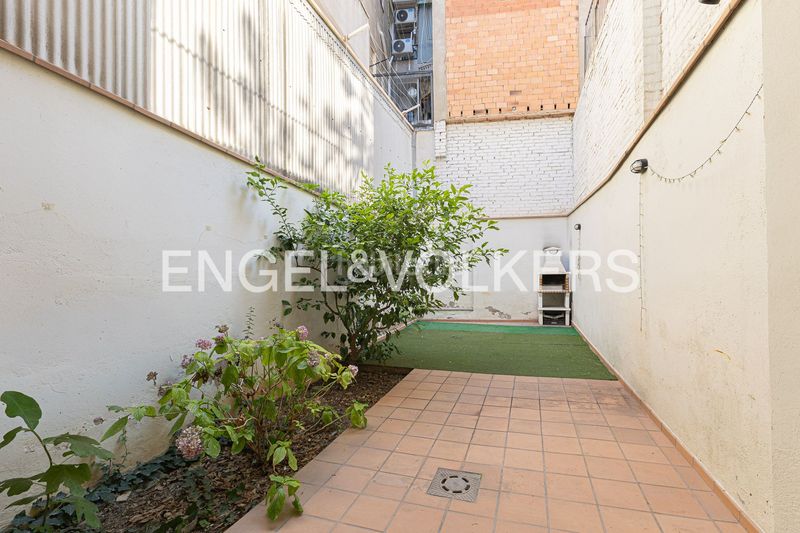 Foto 4e5b90ab-1155-41d3-b08e-8699aec1b624. Casa amb calefacció a Sants Barcelona